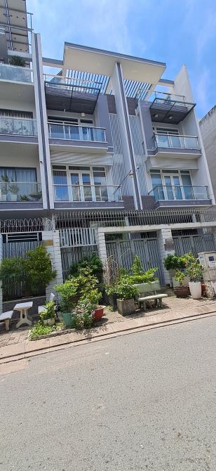 Gấp Bán Nhà 5 Tầng 1 Hầm 10 x 20 Đường Nguyễn Văn Linh  BC, Gần BX Quận  8