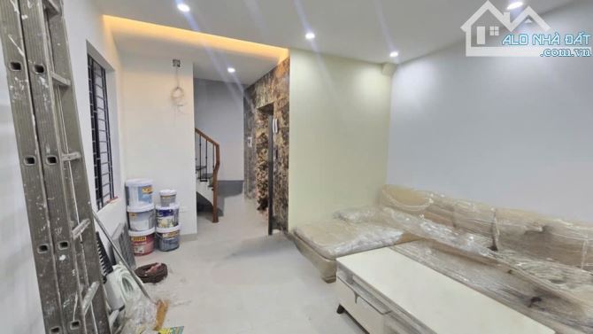 DỊCH VỌNG – 6T THANG MÁY - GẦN PHỐ - KINH DOANH – 40M² – 9.5 TỶ (DCG91573)