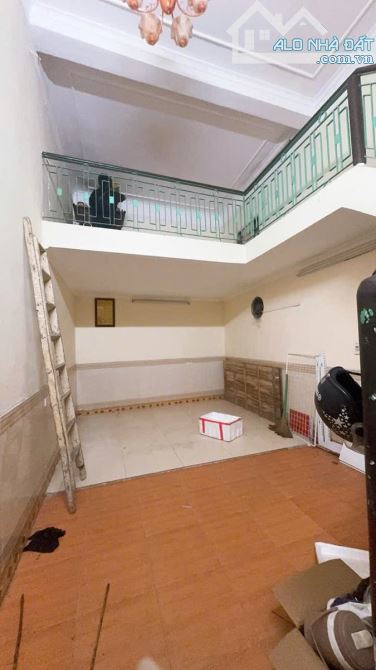 Bán nhà phố Xã Đàn, 23m2, 5 tầng, sát ngõ ô tô đỗ giá 5.1tỷ