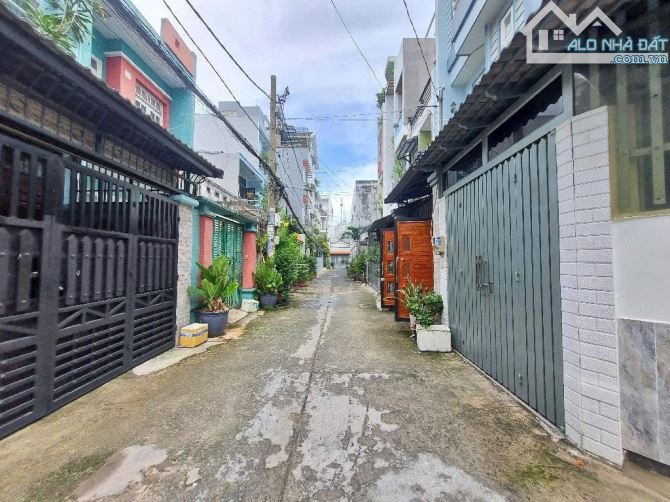 XE HƠI VÀO NHÀ - NHÀ LUNG LINH, 3PN GỒM 1PN TRỆT- SỔ VUÔNG - 45M2 - NHỈNH 5 TỶ