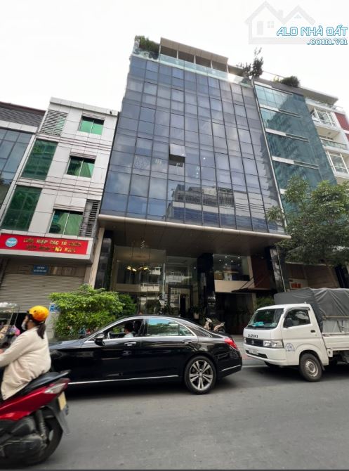 Bán GẤP Tòa Nhà Văn Phòng MP Nguyễn Thị Định, Cầu giấy, DT 405m2 *11 Tầng, MT 17m, Lô Góc