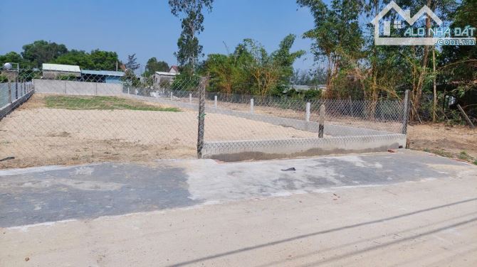 ủ cần tiền ra lô biệt thự điện dương, điện bàn 400m2 ngang 10m vuông như tờ A4 Đường + lề