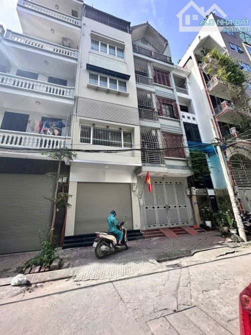 Cho thuê nhà ô tô, kd, vp Hoàng Quốc Việt, Cầu Giấy, 70m2, 5 tầng, 5 ngủ, 30tr