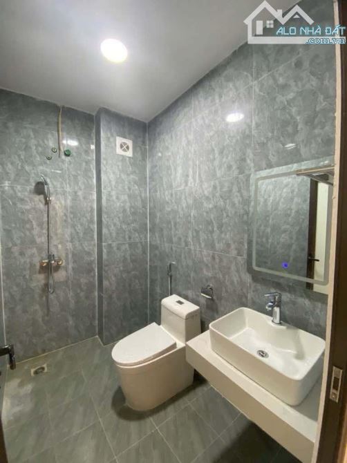 Bán gấp nhà phố Bát Khối ô tô DT 35m2 nhà 5 tầng giá 6.8 tỷ