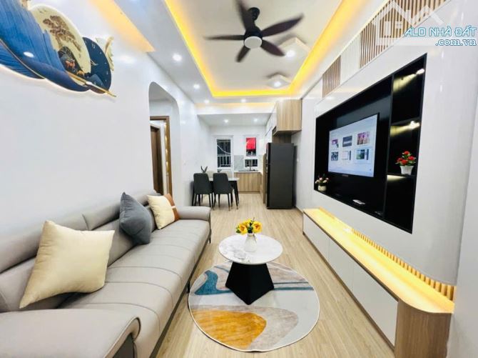 CHÍNH CHỦ BÁN CĂN HỘ 2PN - 2WC FULL NỘI THẤT CAO CẤP, VIEW ĐẸP KĐT LINH ĐÀM - NHỈNH 4,7 TỶ