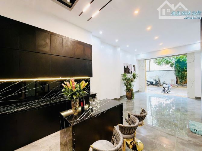 Phân lô Xuân La – mặt tiền 6.3m, gara 2 ô tô, vỉa hè rộng lát đá, chỉ 26,5 tỷ