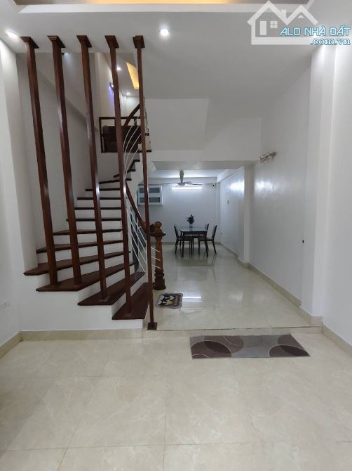 BÁN NHÀ PHỐ TRẠM - LONG BIÊN - 40.2M2 - GẦN HỒ ĐIỀU HÒA - KHÔNG KHÍ TRONG LÀNH - 6.17 TỶ