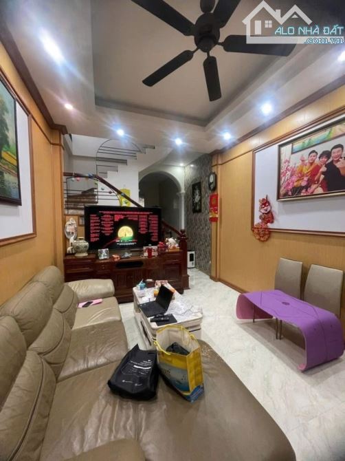 Bán nhà Tư Đình,Long Biên 3 tầng,54m,mt3.8m oto đỗ gần nhỉnh 7 tỷ