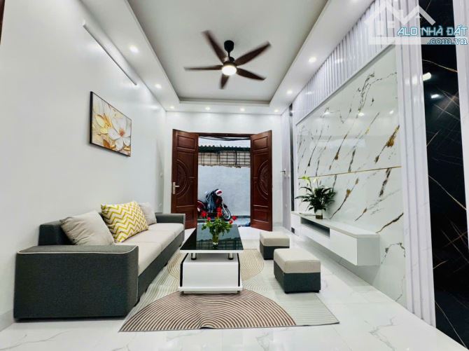 SIÊU HIẾM CỔ NHUẾ – 57M² – MT 4M – GIÁ 8,1 TỶ  – Ngõ rộng, thẳng tắp – Chỉ vài bước ra p