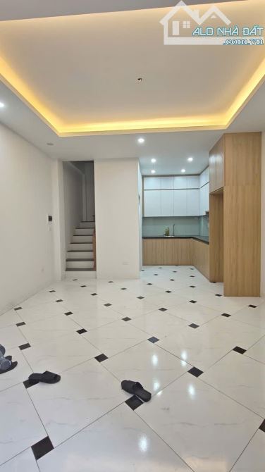 NHÀ ĐẸP BẮC TỪ LIÊM – 31M² – MT 4,3M – GIÁ 5,1 TỶ – Ô tô đỗ cổng – Ngõ thông – Khu phân lô