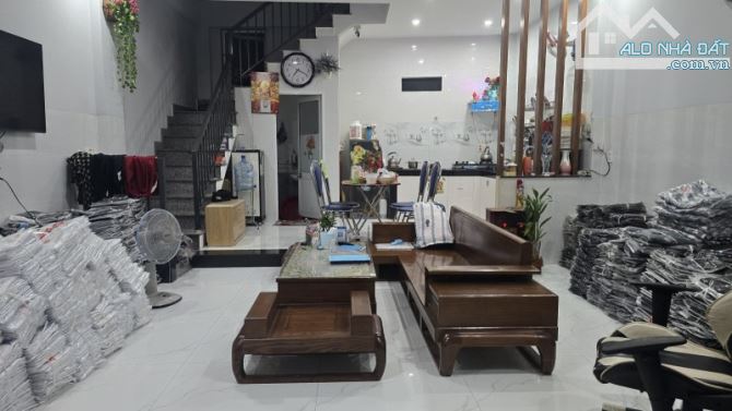 🔥 CHỈ 1 CĂN DUY NHẤT – NHÀ 3 TẦNG K65 LƯƠNG THẾ VINH – SÁT BIỂN MỸ KHÊ– NHỈNH 5 TỶ!