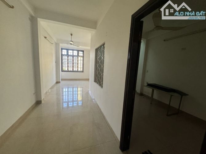 NHÀ MẶT TIỀN HÀ HUY GIÁP – 81M² – 3 TẦNG – 4 PHÒNG NGỦ – GIÁ 9.8 TỶ - 10