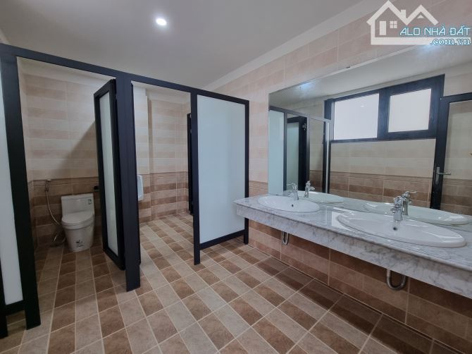 Bán Nhà 6 Tầng Mặt Tiền 9m, Chùa Láng, Đống Đa - Diện Tích 112m², Giá 115 tỷ, Đầu Tư Sinh - 10