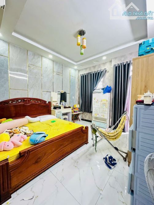 Bán nhà mặt tiền hẻm Dương Cát Lợi, Nhà Bè, Dt  4 x15m, 3 lầu. Giá 6,79 tỷ - 10