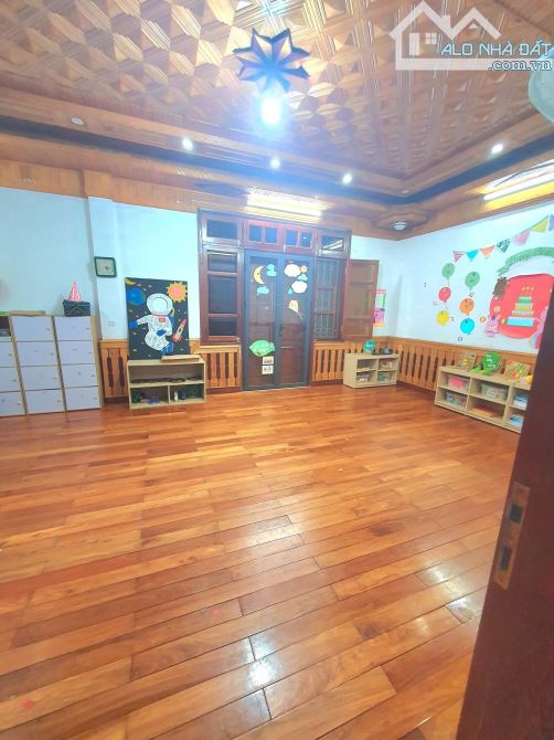 SIÊU BIỆT THỰ LÔ GÓC 3 MẶT TIỀN DỊCH VỌNG , 310m*15m*5T  CÓ HẦM, CÓ THANG MÁY - GIÁ 95 TỶ - 10
