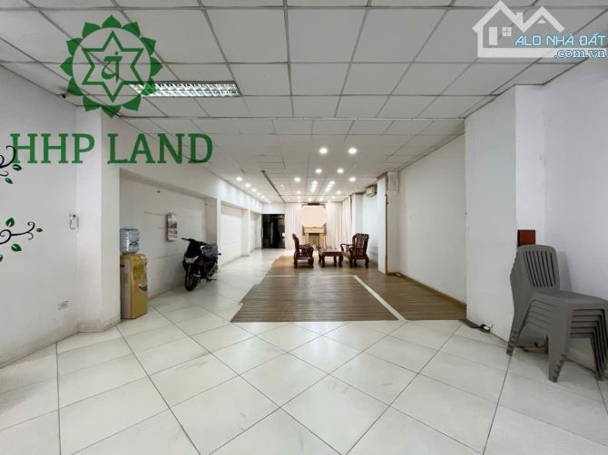 Cho thuê toà nhà 6 lầu có thang máy mặt tiền Quốc lộ 1A - 10