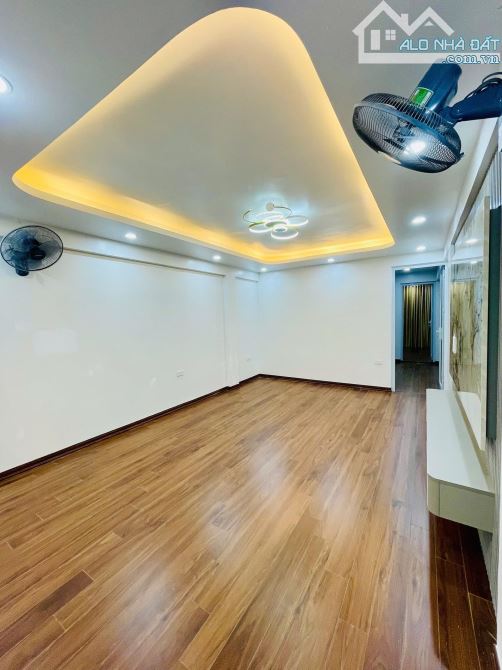 BÁN GẤP TẬP THỂ VIP1 – TẦNG 4, NN & PTNT, 27 CÁT LINH, ĐỐNG ĐA. 90M² – 3PN. 5,3 TỶ - 10