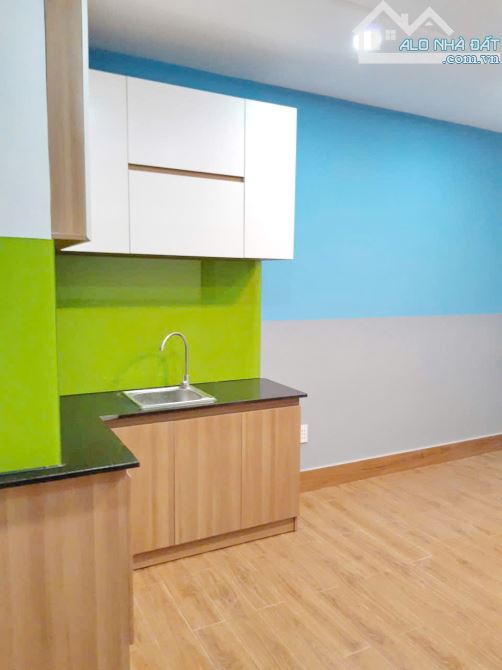 Bán CHDV 2 lầu gần mặt tiền đường Dương Bá Trạc P.2 Quận 8 - 11