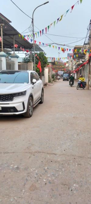 Đất ở nông thôn, Ô tô đỗ, thôn Quyết Tiến, xã Vân Côn, Hoài Đức .DT: 100m2. Giá : 66 tr/m2 - 2