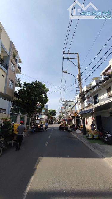 Bán nhà căn góc MTKD Hoàng Thiều Hoa Tân Phú 8x13m cấp 4 giá 15 tỷ TL (gần chợ Cây Keo) - 1