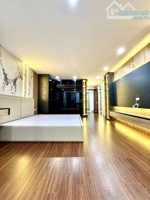 Bán nhà phố Khâm Thiên, vỉa hè 7m, kinh doanh đỉnh, nhà mới, 79m2, 37 tỷ - 2