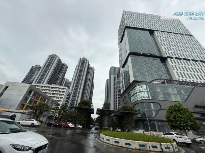 Cho thuê Tầng 1 rox 136 Hò Tùng Mậu, 270 m2, cực vip đẹp giá 267 triệu/tháng - 1
