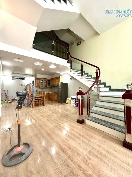 Nhà 4 tầng mặt ngõ 231 Văn Cao full nội thất cho thuê - 1
