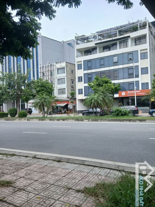 244.9 Tỷ/ 474 m2/9 Tầng/ 18 M tiền/ Mặt Phố Hồng Tiến - 9