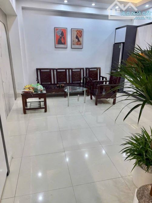 BÁN NHÀ 5 TẦNG NGAY TRUNG TÂM ĐỐNG ĐA, Ô TÔ ĐỖ CỔNG, 30m2, MT 6m GIÁ CHỈ 6.92 TỶ - 1