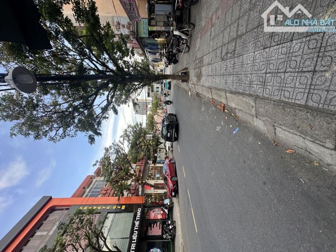 🎉🎉Bán đất tặng nhà C4  🚗 Đường 10.5m, vỉa hè 5m, vị trí kinh doanh sầm uất. - 1