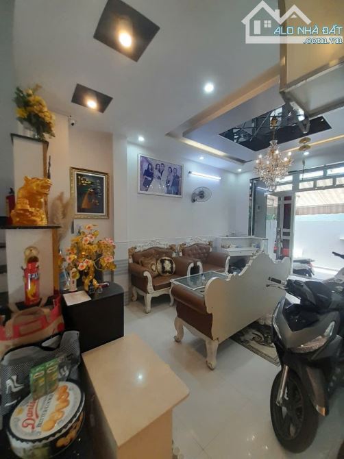 NHÀ ĐẸP HOÀNG MINH ĐẠO - 4X17.2M - 4 TẦNG - CHỈ CÓ 8 TỶ - HẺM XE HƠI - 1