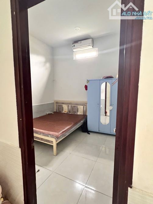 Rất Cần Tiền Bán Nhà 4.5x13,An Phú Đông,Giá 2.4 Tỷ,Sổ Riêng - 1