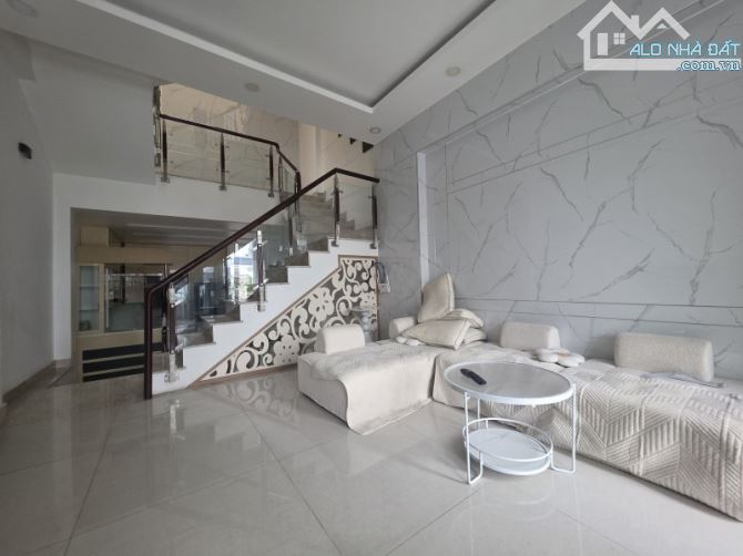 Bán nhà Đường 28, Cát Lái, Q.2, DT 76m2, 4 tầng, 3PN, Sổ Hồng, giá 10.35 tỷ. - 1