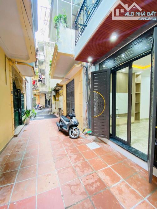 Bán nhà Nguyễn Trãi Ngã Tư Sở mới tinh VF3 đỗ cửa 10m ra ô tô tránh 4 tầng 45m2 đầy đủ đồ - 1