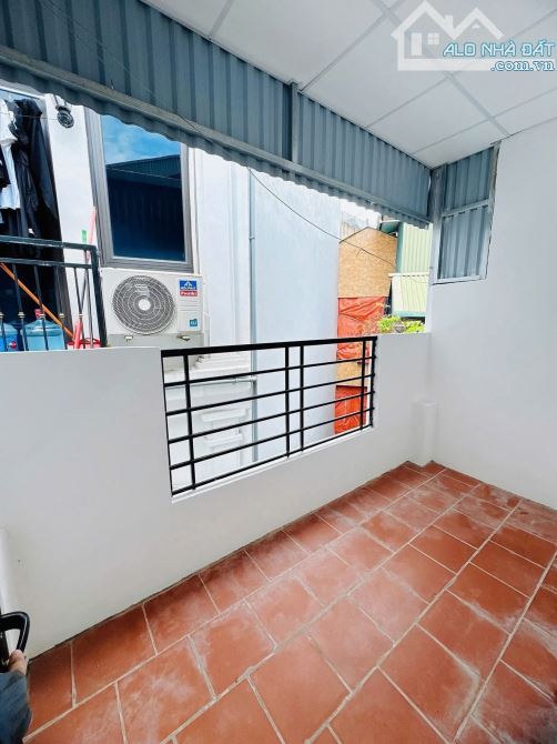 BÁN NHÀ PHỐ TỨ LIÊN- MỚI XÂY- LÔ GÓC 2 THOÁNG - GẦN PHỐ - GẦN Ô TÔ-THANG MÁY -DT41M- 5TẦNG - 1