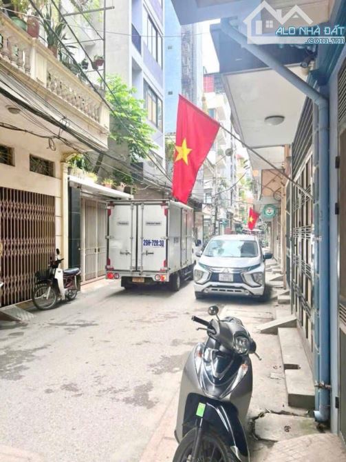 Bán nhà ngõ 67 Thái Thịnh ô tô đỗ cửa 30m ra mặt phố 5 tầng 52m2 cho thuê, kinh doanh đỉnh - 1