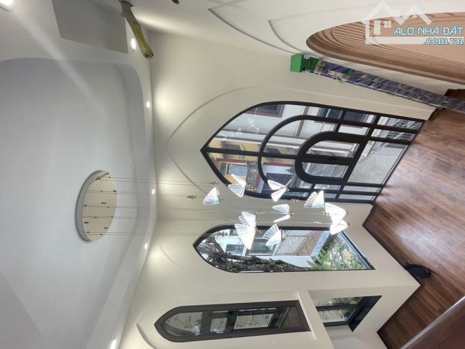 💎💎💎 🏡 ĐẸP ĐỘC LẠ nhà PHỐ TRẠM, Long Biên, Ô TÔ vào nhà, nhỉnh nhẹ 9 tỷ. - 1