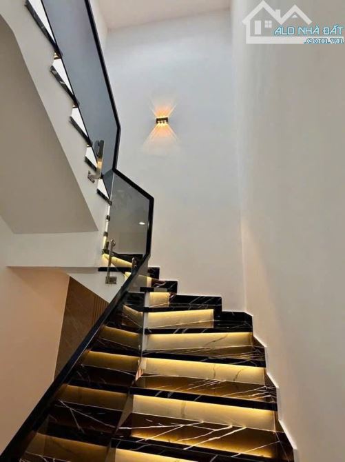 Chưa đến 6 tỷ có nhà TT Phú Nhuận 5x10, 2 tầng mới đẹp PN , 3pn master - 1