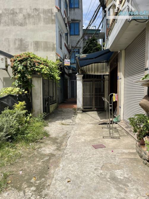 Bán đất phúc lợi, ngõ to, gần phố, tặng nhà c4 cho thuê - 1