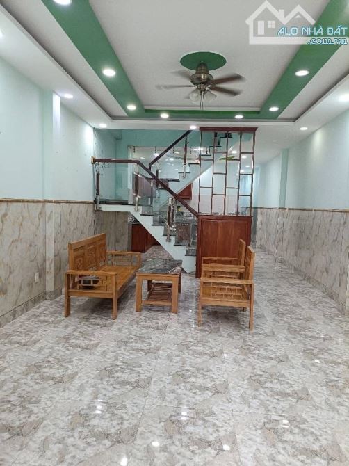 Nhà 2 Tầng gần mặt tiền ĐÔNG HƯNG THUẬN 41, DT 81m2 ( 4 x 21), hẻm 4m nhà đẹp ở ngay. - 1