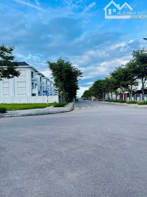 LÔ TRẦN THÁI TÔNG-DT 150M2- GIÁ 2,X TỶ - 1
