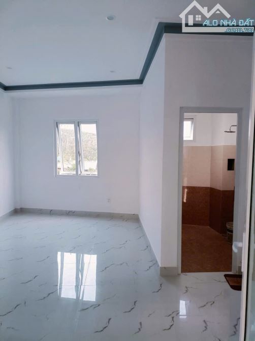 Chủ gửi bán căn nhà gần ngã ba Lộc Sơn - 1