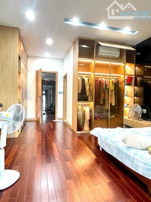 CHỦ ĐỊNH CƯ NƯỚC NGOÀI CẦN BÁN GẤP – NHÀ 4 TẦNG MẶT TIỀN , KD ĐỈNH, VIEW HỒ RẤT THOÁNG - 1