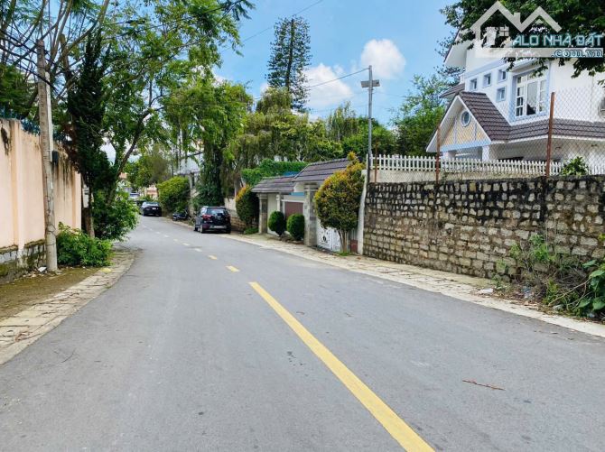 Đất biệt thự mặt tiền đường Ngô Huy Diễn, P5, Tp Đà Lạt. - 24 tỷ -  320m2 - 1