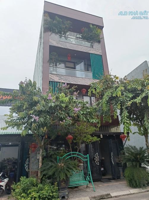 SIÊU PHẨM 4 TẦNG SIÊU ĐẸP TẠI KHU ĐÔ THỊ FPT LÀNG ĐẠI HỌC GIÁ CHỈ 8,9 TỶ - 3