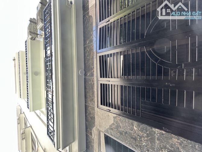 Nhà Giáp Bát gần 40m, 5 tầng, mt gần 5m giá nhỉnh 9 tỷ - 1