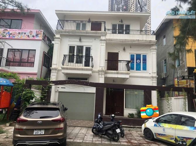 Cho Thuê Biệt Thự 200m2 Lô Góc Văn Khê - Sân Rộng, Kinh Doanh Mọi Ngành Nghề - 1
