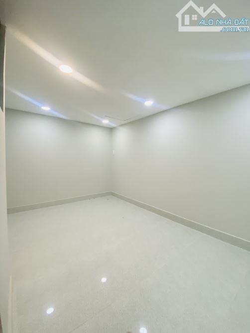 🏠 NHÀ HIẾM Q.6 – 4PN KHÉP KÍN – GIÁ CHỈ 4.08 TỶ  📍 Văn Thân, P.8, Quận 6. 📐 DT: 28m² - 1