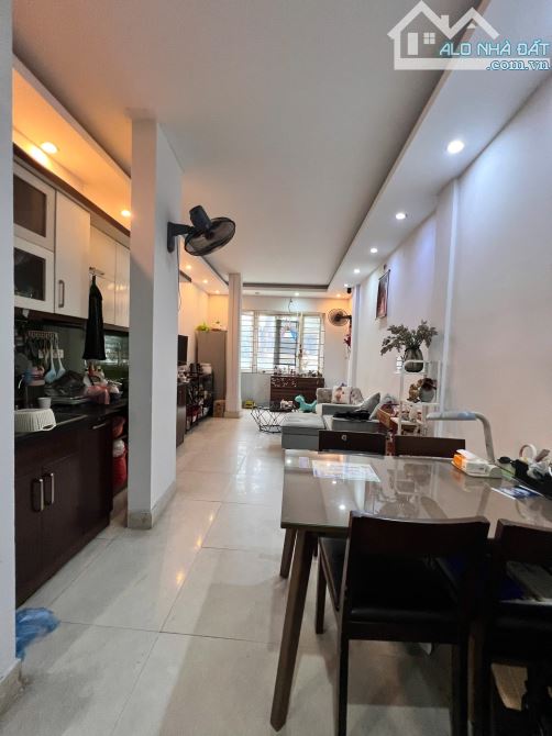 Bán nhà lô góc mặt phố Thái Phiên, Hai Bà Trưng tiện kinh doanh 5 tầng 30m2 giá 21 tỷ