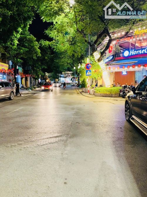 NHỎ XINH - GIỮA TT Q . BA  ĐÌNH - CẦU GIẤY - TÂY HỒ-GẦN PHỐ- NGÕ NÔNG - NGẬP TRÀN TIỆN ÍC - 1